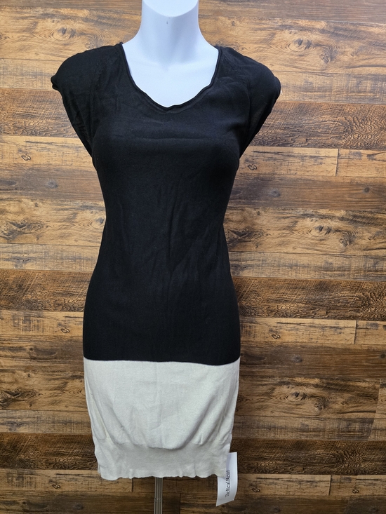 Alexander Wang Dresses & Skirts - Alexander Wang- Two-Tone Black and Cream Knit Dress